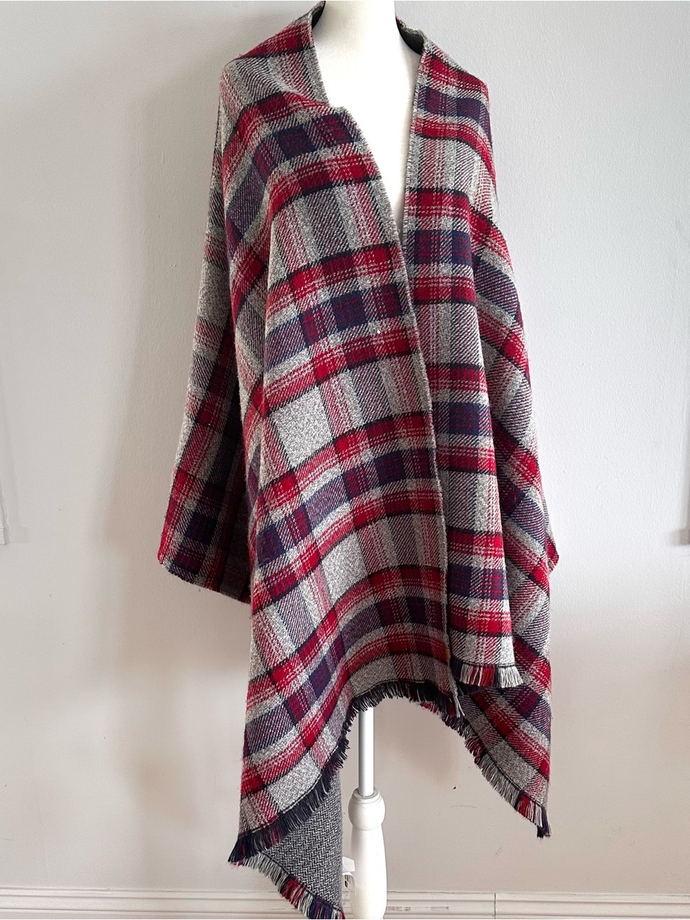 Roots Canada Reversible Blanket Wrap Red Plaid & Grey Herringbone Cozy Cabin Ups